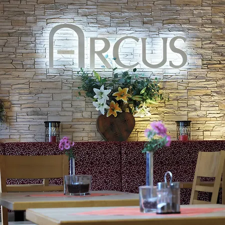 Arcus
